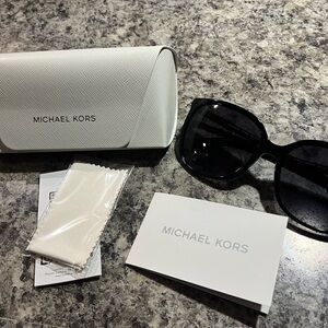Michael Kors polarized Sunglasses with Case